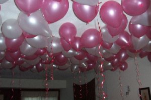 ceiling balloons.jpg