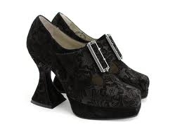 fluevog_munster_black.jpg