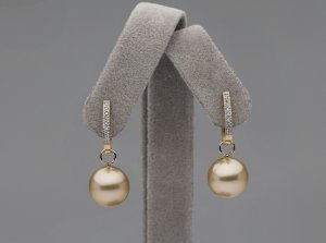 gold_earrings_2.jpg