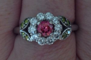 red_diamond_flower_close_up.jpg