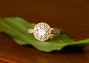 yg-bezel-halo.jpg yg-bezel-halo.jpg