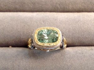 mint_garnet_ring3.jpg