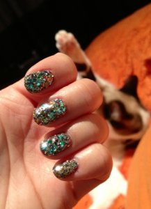 nails_deboral_lippmann_glitter_awful.jpg