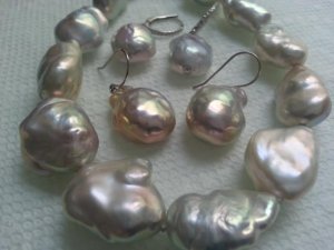 souffle_super_strand_and_both_sets_of_earrings_1.jpg