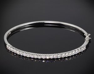 shared-prong-diamond-bangle-in-14k-white-gold-for-whiteflash_36975_f_-_version_2.jpg shared-prong-diamond-bangle-in-14k-white-gold-for-whiteflash_36975_f_-_version_2.jpg