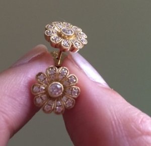 linneys_yg_diamond_flower_earrings_2_resized.jpg