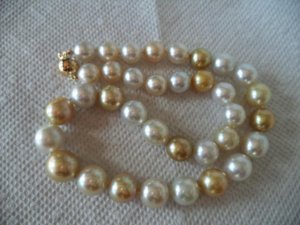 white_and_gold_0.jpg