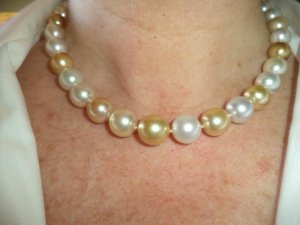 white_and_gold_ss_3.jpg white_and_gold_ss_3.jpg