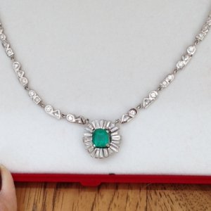 emerald_necklace1.jpg