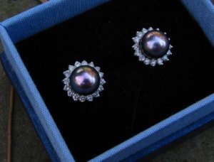 pearls2.jpg pearls2.jpg