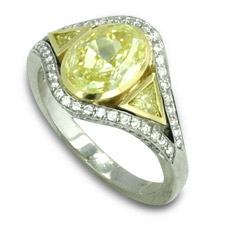 lussori_3stone_oval-2.jpg