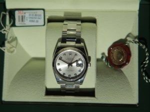 rolex_in_box.jpg rolex_in_box.jpg