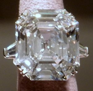 krupp_diamond_real_photo_close_up_at_gia.jpg krupp_diamond_real_photo_close_up_at_gia.jpg
