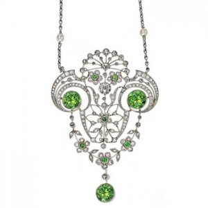 izd-2-estate-demontoid-garnet-diamond-pendant-necklace.jpg