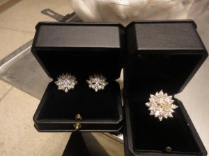 diamond_ring_and_0.jpg diamond_ring_and_0.jpg