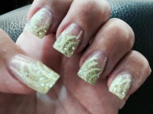 green_nails.jpg