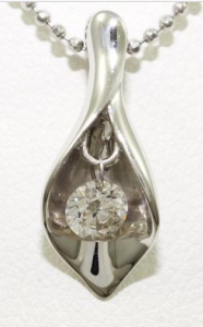 lillynecklace1.png