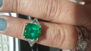 emerald_huge_merry_0.jpg