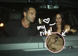 courteney-cox-johnny-mcdaid-showing-off-engagement-ring-weho__opt.jpg