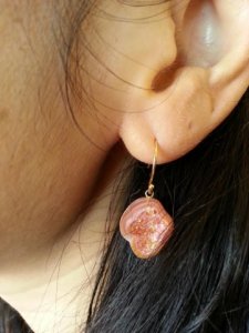 hisano_wearing_souffle_earring.jpg