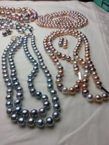 ruckus_pearls_under_the_light_box_1.jpg