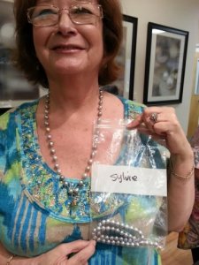 bag_of_pearls_for_sylvie.jpg