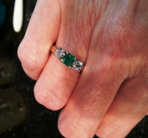 emerald_hand_1.jpg