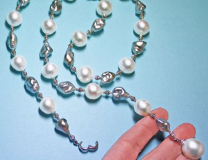 wss_baroque_and_silver_tahitian_keshi_lariat_2.png