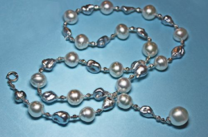 wss_baroque_and_silver_tahitian_keshi_lariat.png