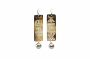 kamoka_heiarii_earrings_2.jpg