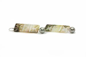 kamoka_heiarii_earrings_1.jpg