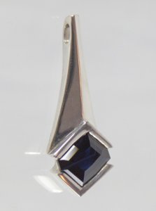 black-sapph-pendant1.jpg black-sapph-pendant1.jpg