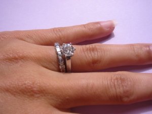 noviaeandweddingring.jpg