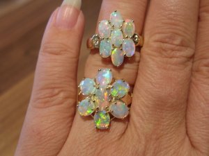 opals_mintabie_comparison_on_hand2_1_1.jpg opals_mintabie_comparison_on_hand2_1_1.jpg