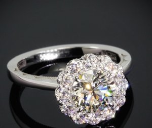 tacori-full-bloom-55-2-rd-in-18k-white-gold-from-whiteflash_39159_f.jpg