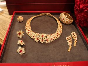carrera-y-carrera-seda-imperial-orquideas-suite-baselworld-2014.jpg