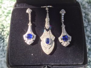 sapphire_earrings_66mint.jpg