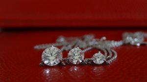 3_pendants_1.jpg