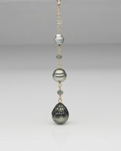 3_pearl_pendant_0.jpg
