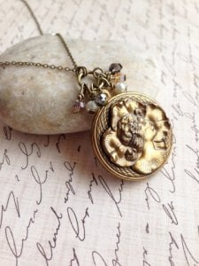 antique_brass_cameo11.jpg antique_brass_cameo11.jpg