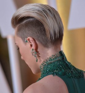 scarlett-oscars-2015-23feb15-04.jpg