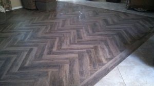 wood-tile-flooring-herringbone-pattern-kwfmwx2w.jpg