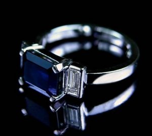 unique-sapphire-engagement-rings-design.jpg