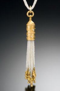 1400-11a-pearl_tassle_2_copy.jpg