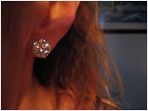 diamondtiff_s_earrings_1_a.jpg