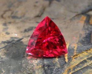 mahenge-spinel-trillion.jpg