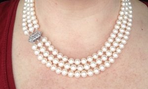 neck_shot_with_clasp_2.jpg