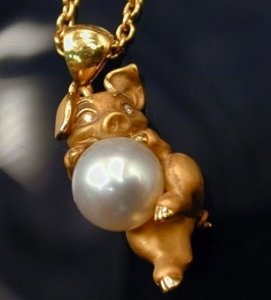 piggy-pendant_copy.jpg