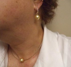 gold_ss_solitaire_and_earrings.jpg