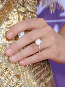 engagement_and_wedding_rings_-_pictures_of_celebrity_engagement____.jpg